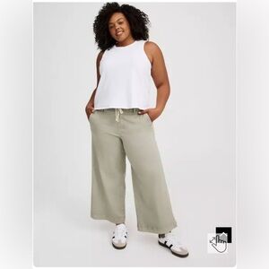 Torrid Weekend Wide-Leg Ankle Crop Pants